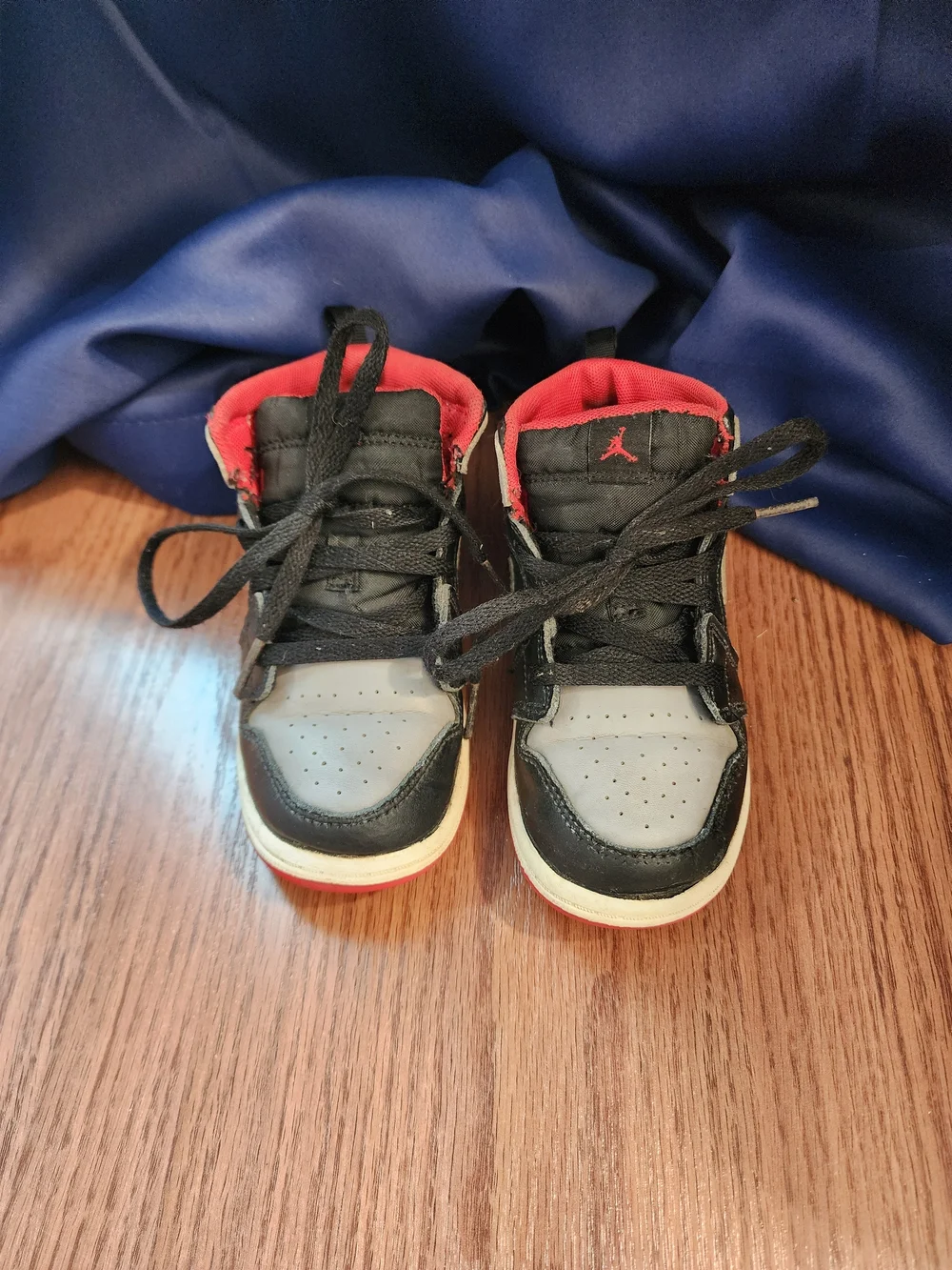 Nike Air Jordan 1 Mid High-Top Sneakers